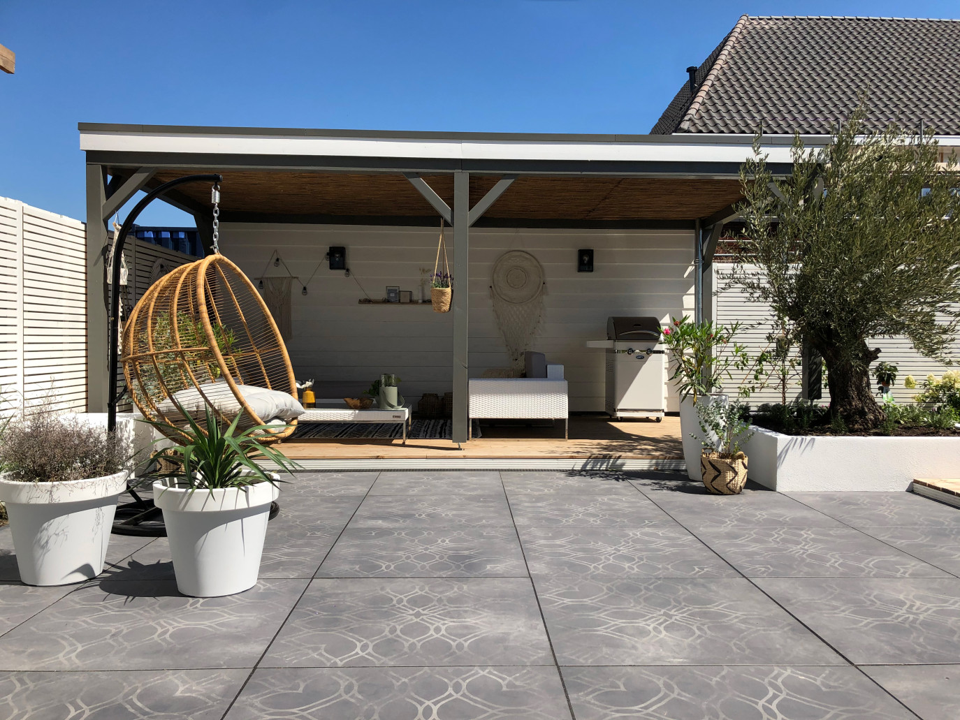 Houten veranda: een luxe en landelijke overkapping
